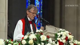 VIDEO Donald Trump, „certat” la rugăciune. Episcopul de la Washington a lansat un apel